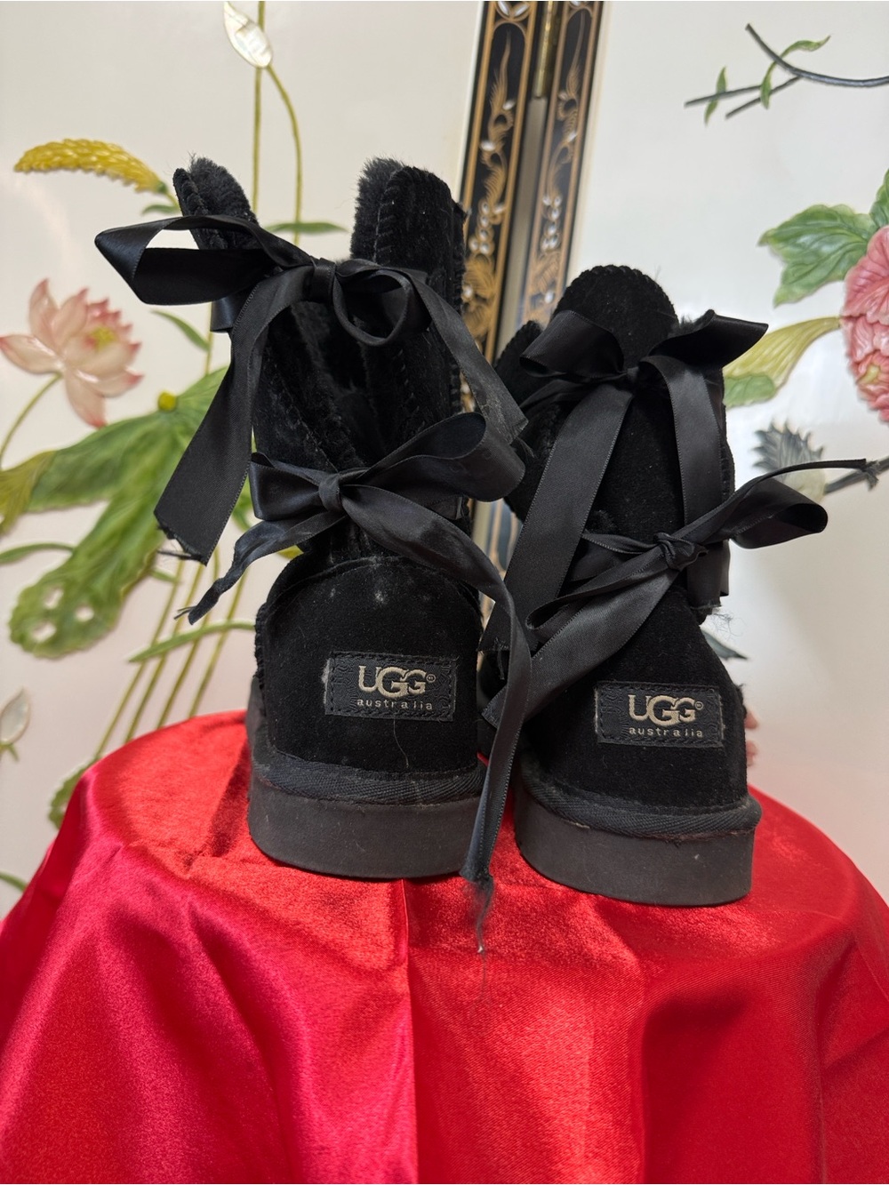 UGG Bailey Bow Black Suede Boots EXCELLENT CONDITION